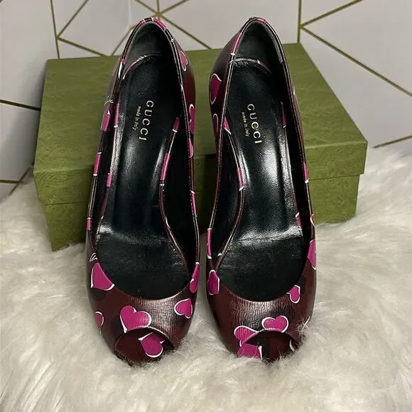 💯Authentic Gucci Heart Print Wedge Heels with Open Toes🍀 - Picture 1 of 16